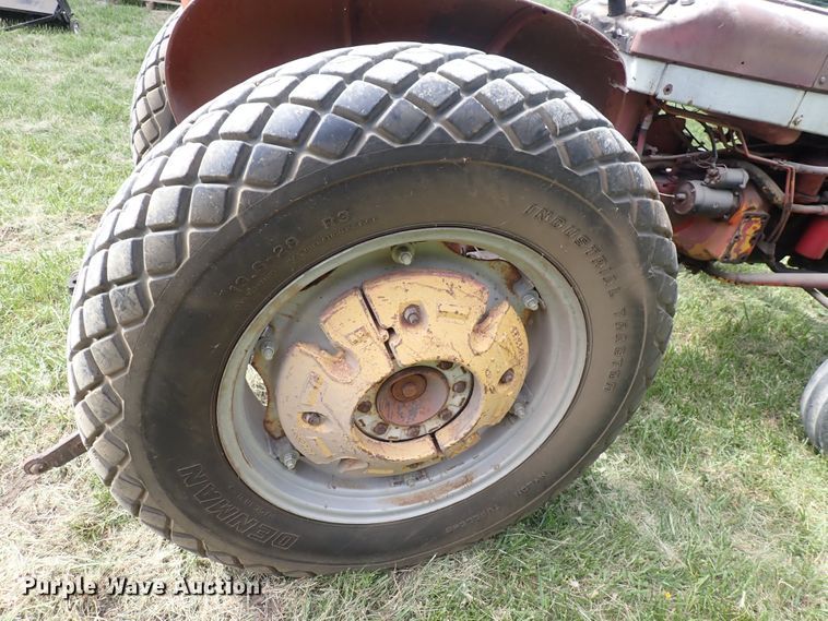 image for item LU9365 International 404  tractor