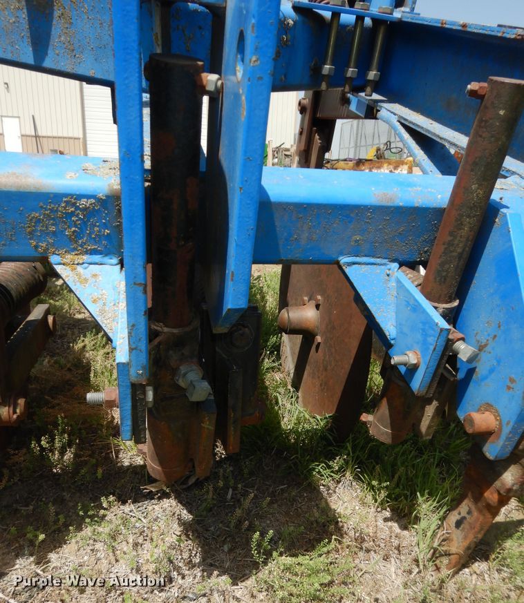 image for item MD9226 DMI Tiger  V-ripper