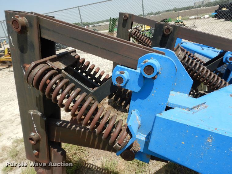 image for item MD9226 DMI Tiger  V-ripper