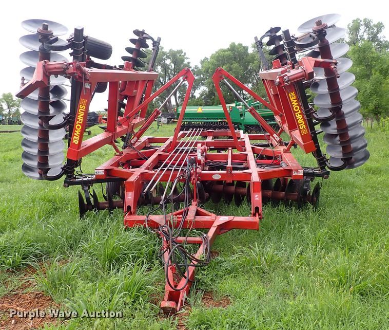 image for item DS7113 Sunflower 1433-29  tandem disk