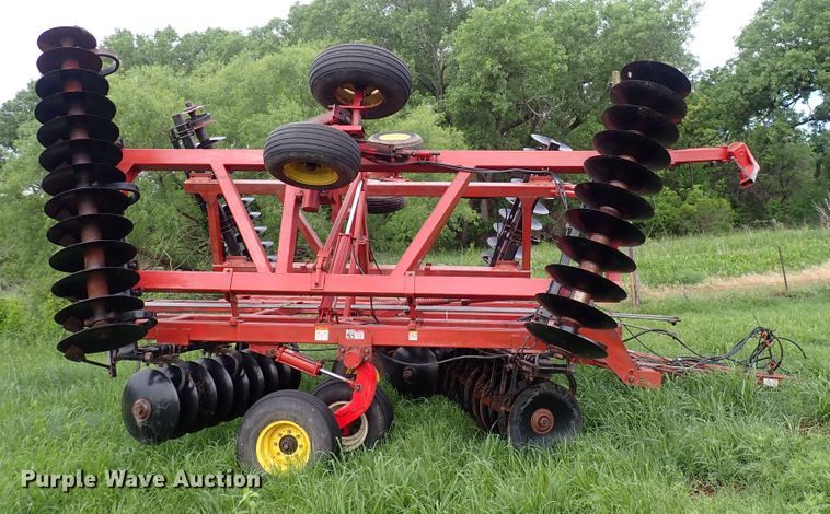 image for item DS7113 Sunflower 1433-29  tandem disk