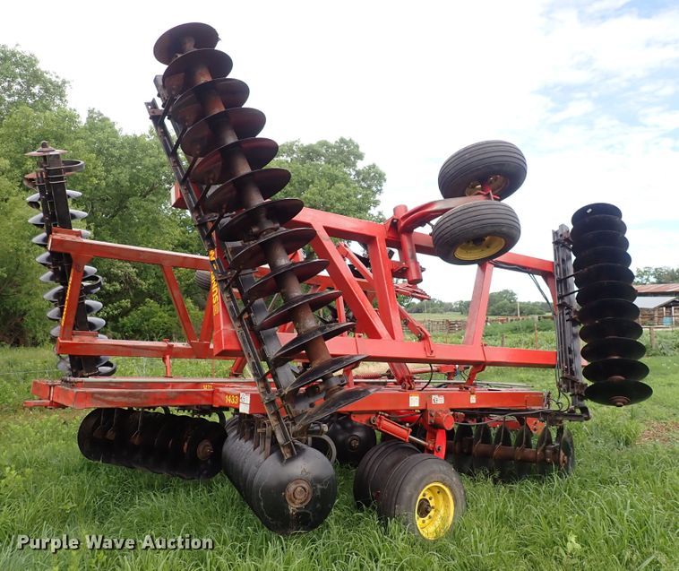 image for item DS7113 Sunflower 1433-29  tandem disk