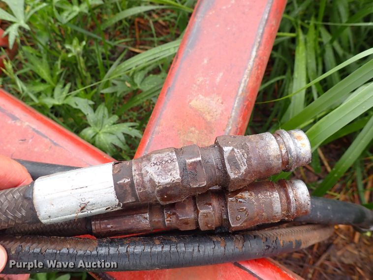 image for item DS7113 Sunflower 1433-29  tandem disk