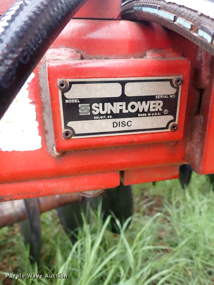 image for item DS7113 Sunflower 1433-29  tandem disk