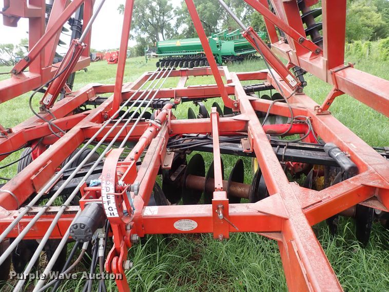 image for item DS7113 Sunflower 1433-29  tandem disk