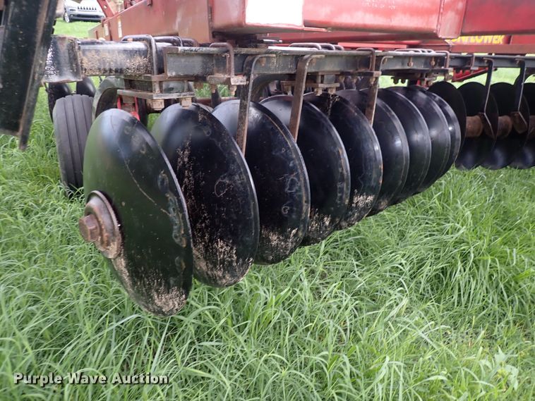 image for item DS7113 Sunflower 1433-29  tandem disk