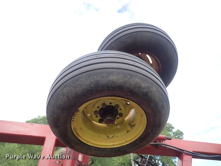 image for item DS7113 Sunflower 1433-29  tandem disk