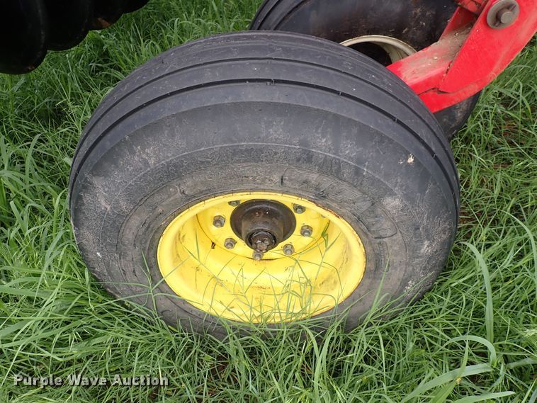 image for item DS7113 Sunflower 1433-29  tandem disk