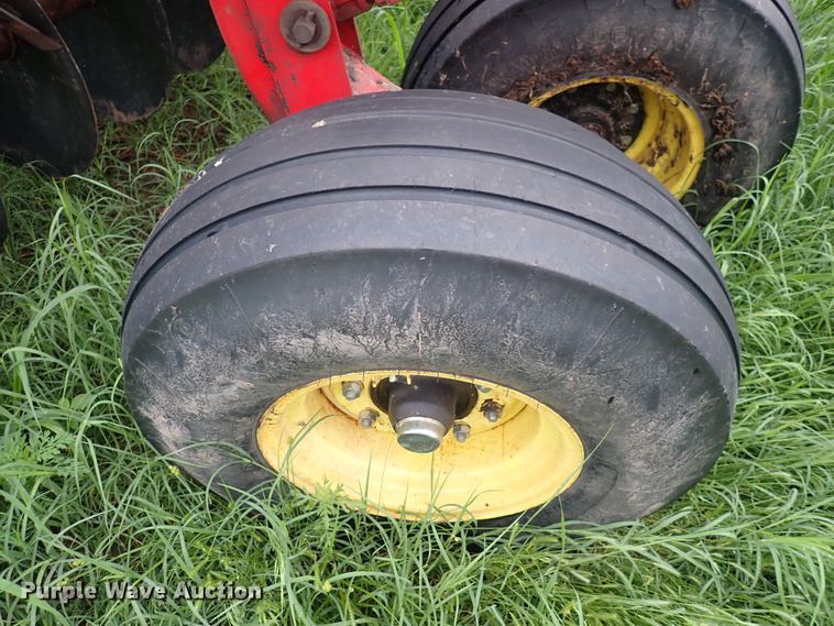 image for item DS7113 Sunflower 1433-29  tandem disk