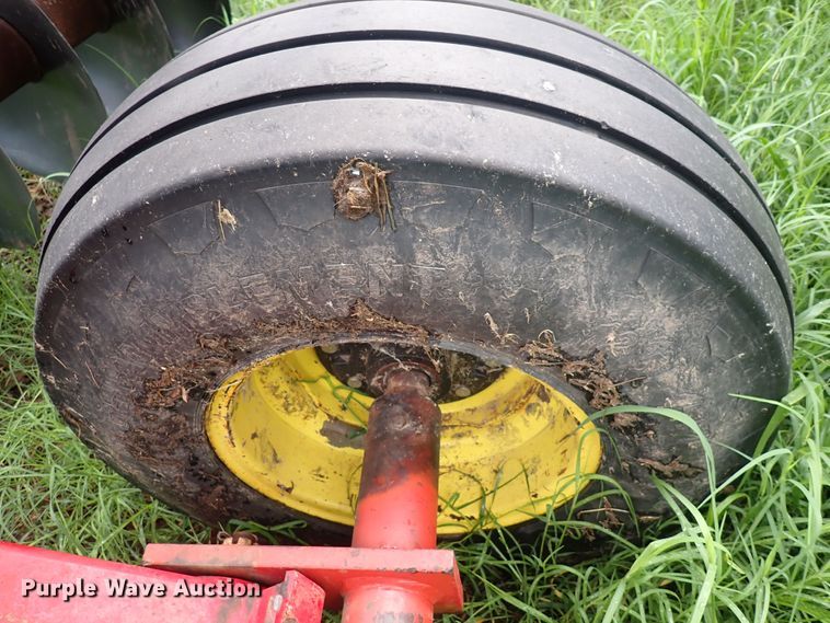 image for item DS7113 Sunflower 1433-29  tandem disk