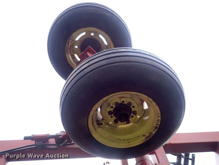 image for item DS7113 Sunflower 1433-29  tandem disk