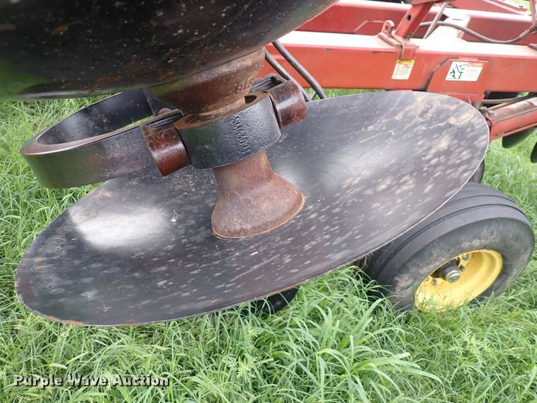 image for item DS7113 Sunflower 1433-29  tandem disk