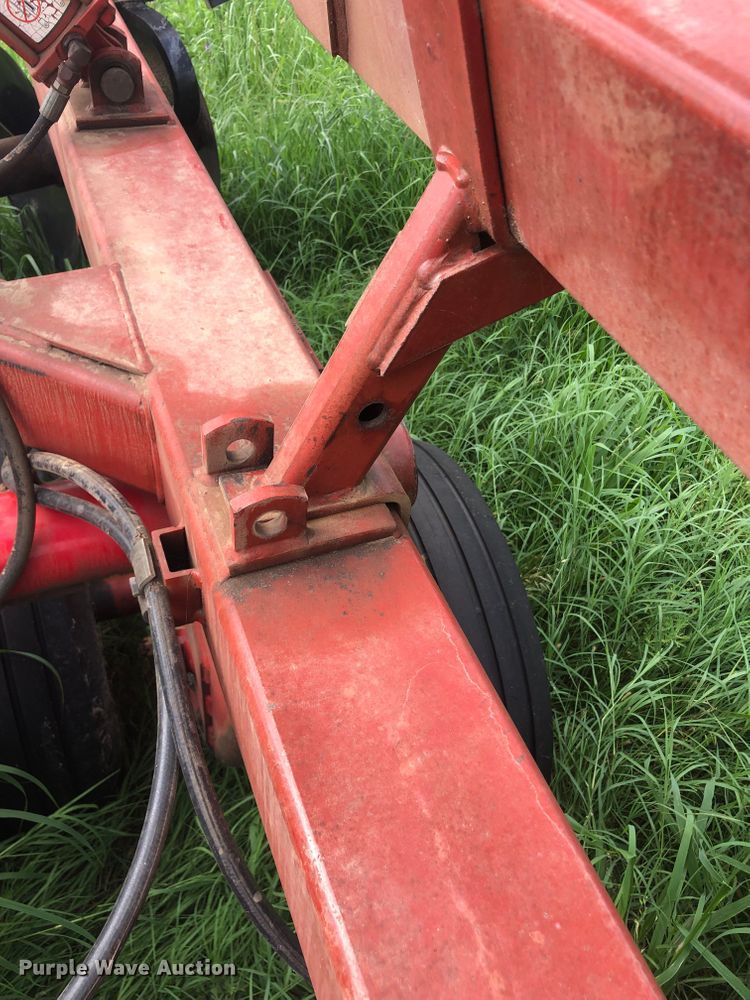 image for item DS7113 Sunflower 1433-29  tandem disk