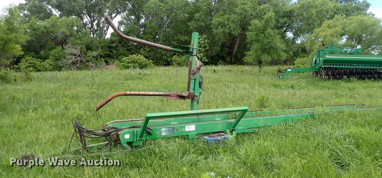 image for item DS7116 Kingsman  hay bale mover