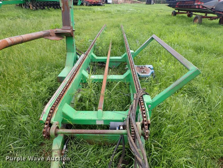 image for item DS7116 Kingsman  hay bale mover