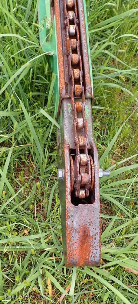 image for item DS7116 Kingsman  hay bale mover