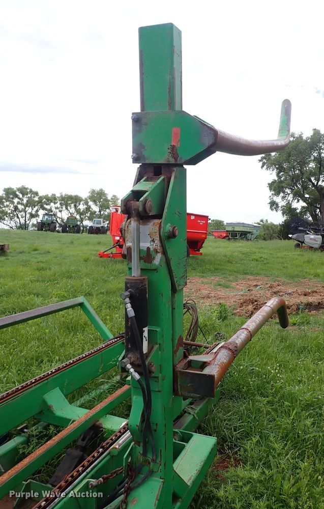 image for item DS7116 Kingsman  hay bale mover