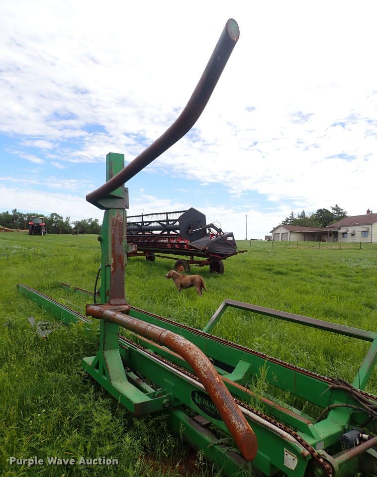 image for item DS7116 Kingsman  hay bale mover