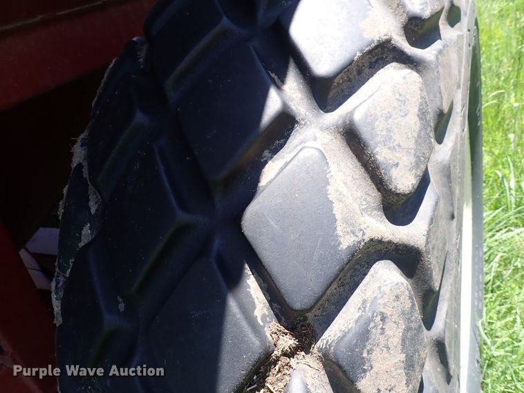 image for item DS7117 Killbros 1160  grain cart