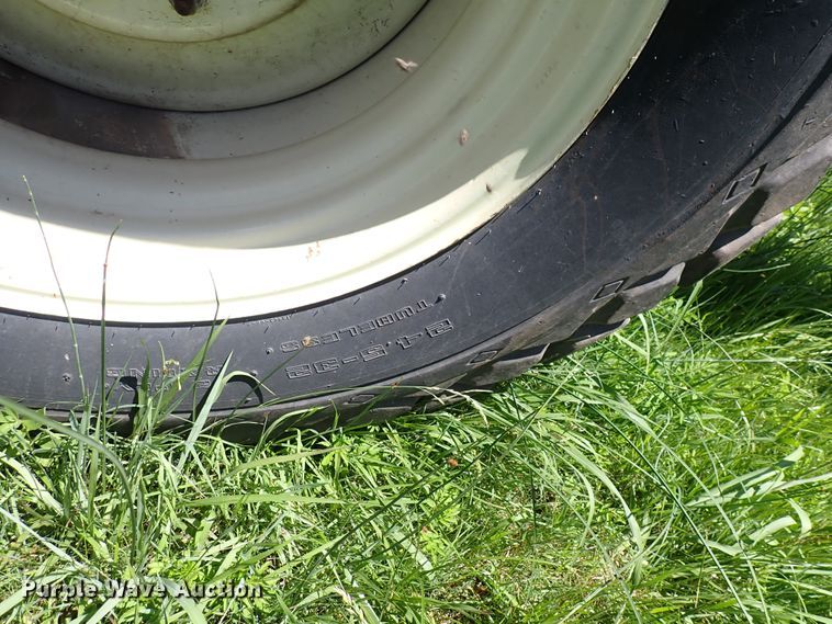 image for item DS7117 Killbros 1160  grain cart