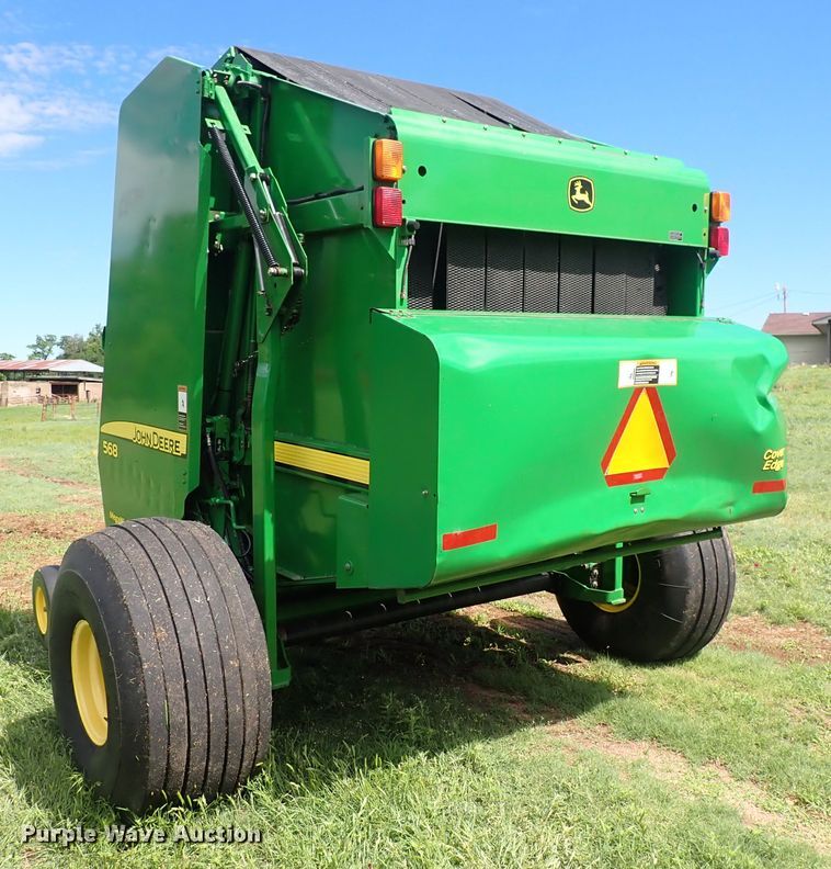 image for item DS7123 2007 John Deere 568  round baler