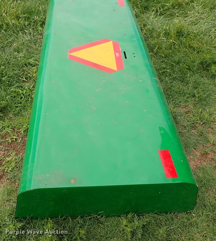 image for item DS7123 2007 John Deere 568  round baler