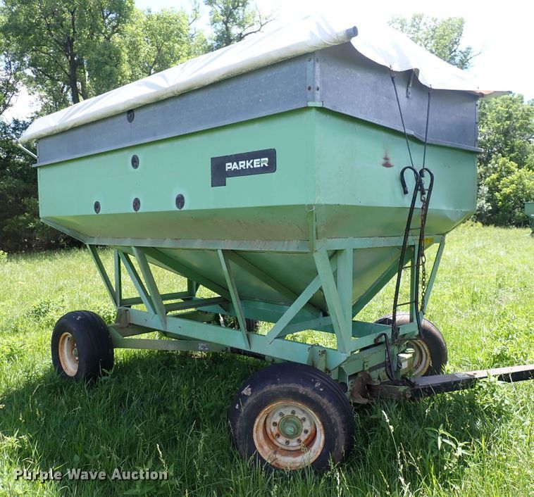 image for item DS7127 Parker 2600  gravity wagon