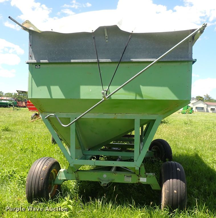 image for item DS7127 Parker 2600  gravity wagon