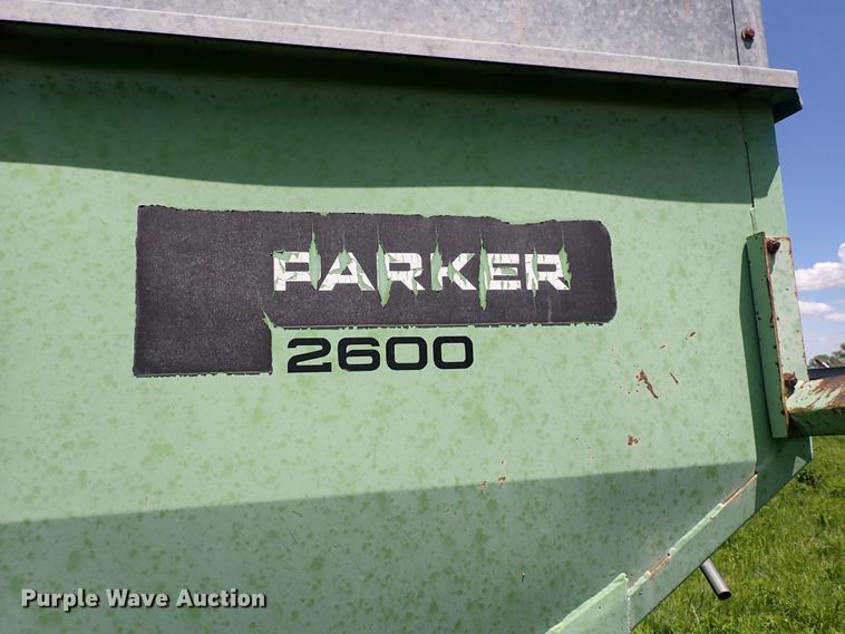 image for item DS7127 Parker 2600  gravity wagon