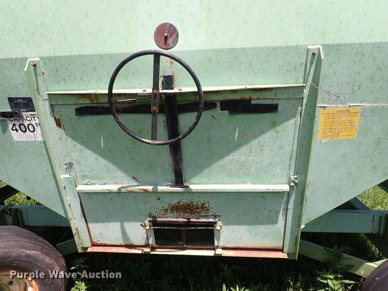 image for item DS7127 Parker 2600  gravity wagon