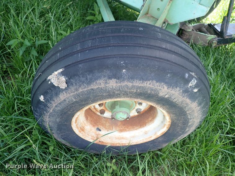 image for item DS7127 Parker 2600  gravity wagon