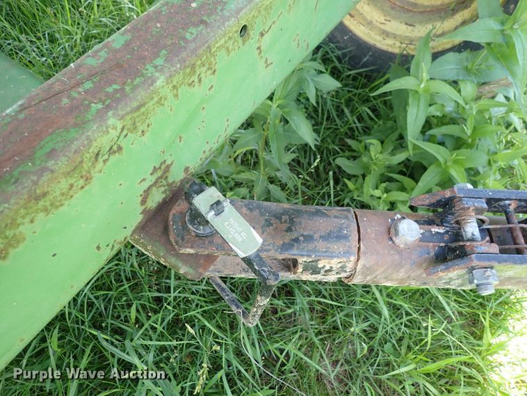 image for item DS7127 Parker 2600  gravity wagon