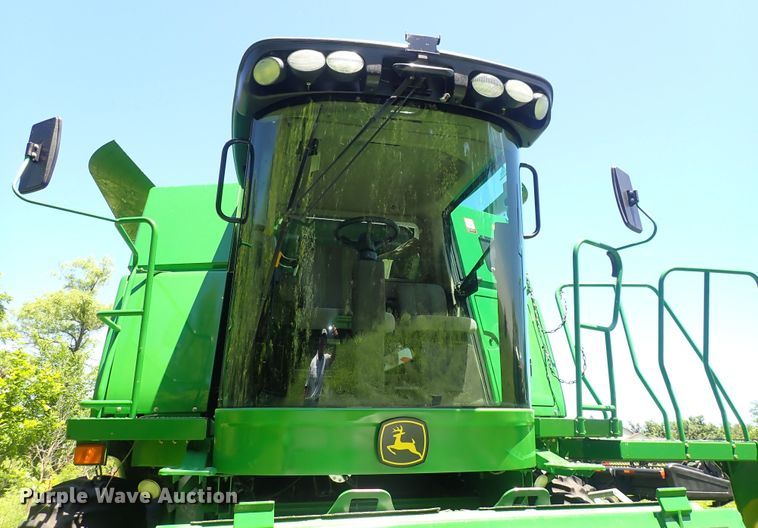 image for item DS7131 2008 John Deere 9770 STS  combine