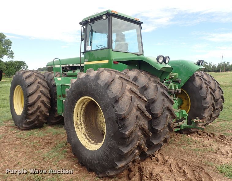 image for item DS7132 1983 John Deere 8850  4WD tractor