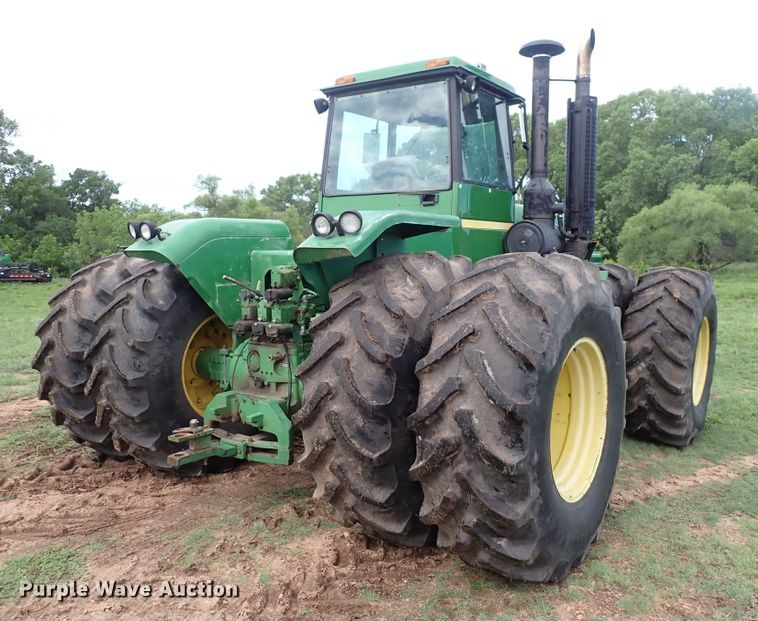 image for item DS7132 1983 John Deere 8850  4WD tractor