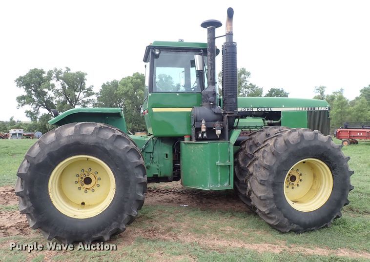 image for item DS7132 1983 John Deere 8850  4WD tractor