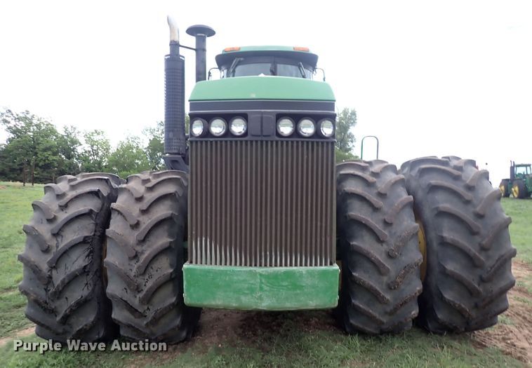 image for item DS7132 1983 John Deere 8850  4WD tractor