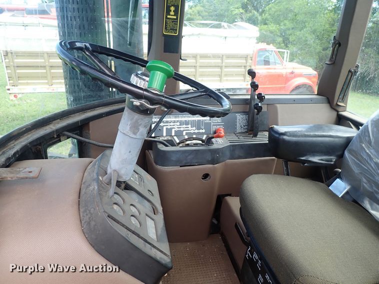 image for item DS7132 1983 John Deere 8850  4WD tractor