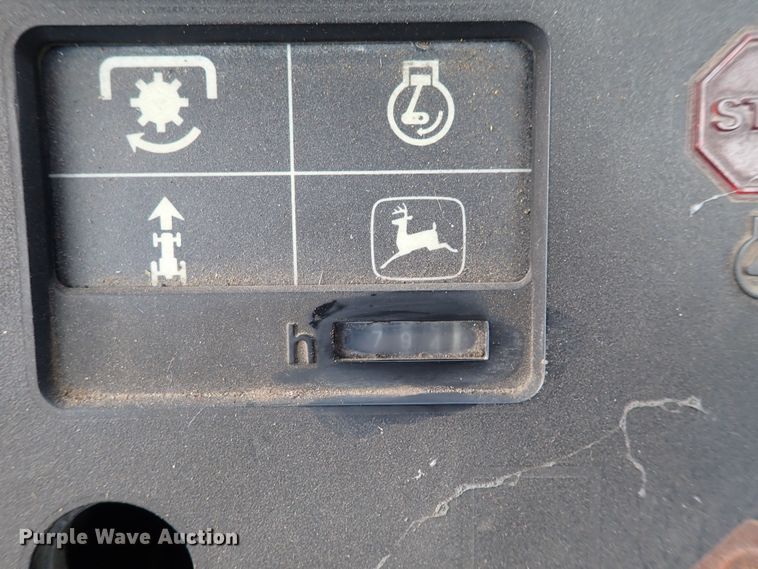 image for item DS7132 1983 John Deere 8850  4WD tractor