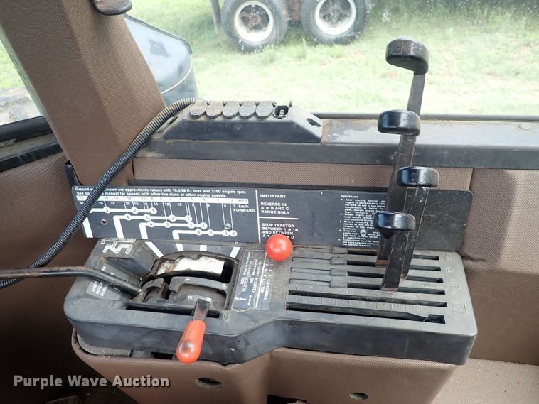 image for item DS7132 1983 John Deere 8850  4WD tractor