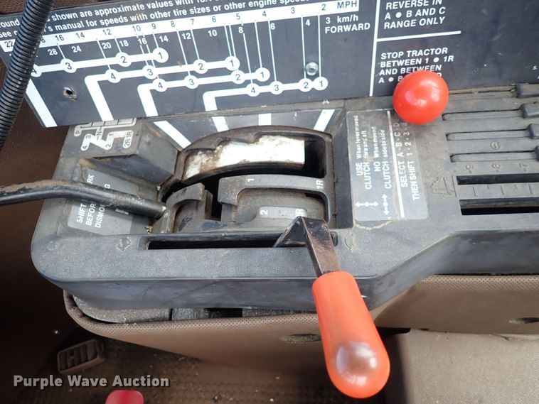 image for item DS7132 1983 John Deere 8850  4WD tractor