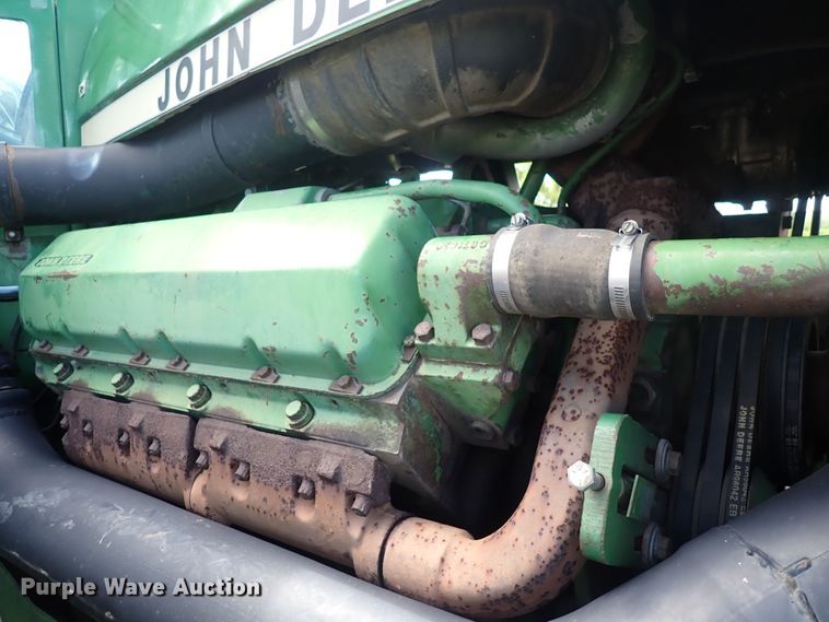 image for item DS7132 1983 John Deere 8850  4WD tractor