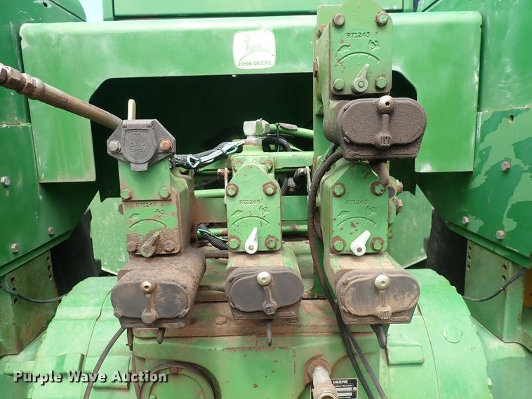 image for item DS7132 1983 John Deere 8850  4WD tractor
