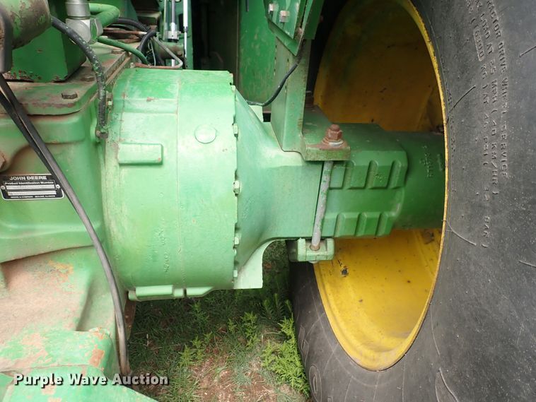 image for item DS7132 1983 John Deere 8850  4WD tractor