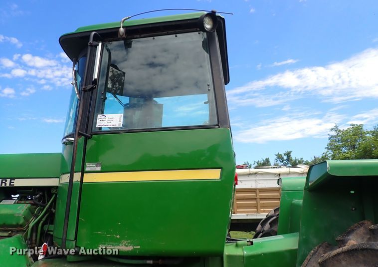 image for item DS7132 1983 John Deere 8850  4WD tractor