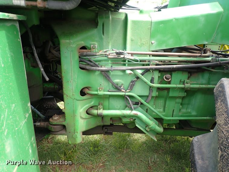 image for item DS7132 1983 John Deere 8850  4WD tractor