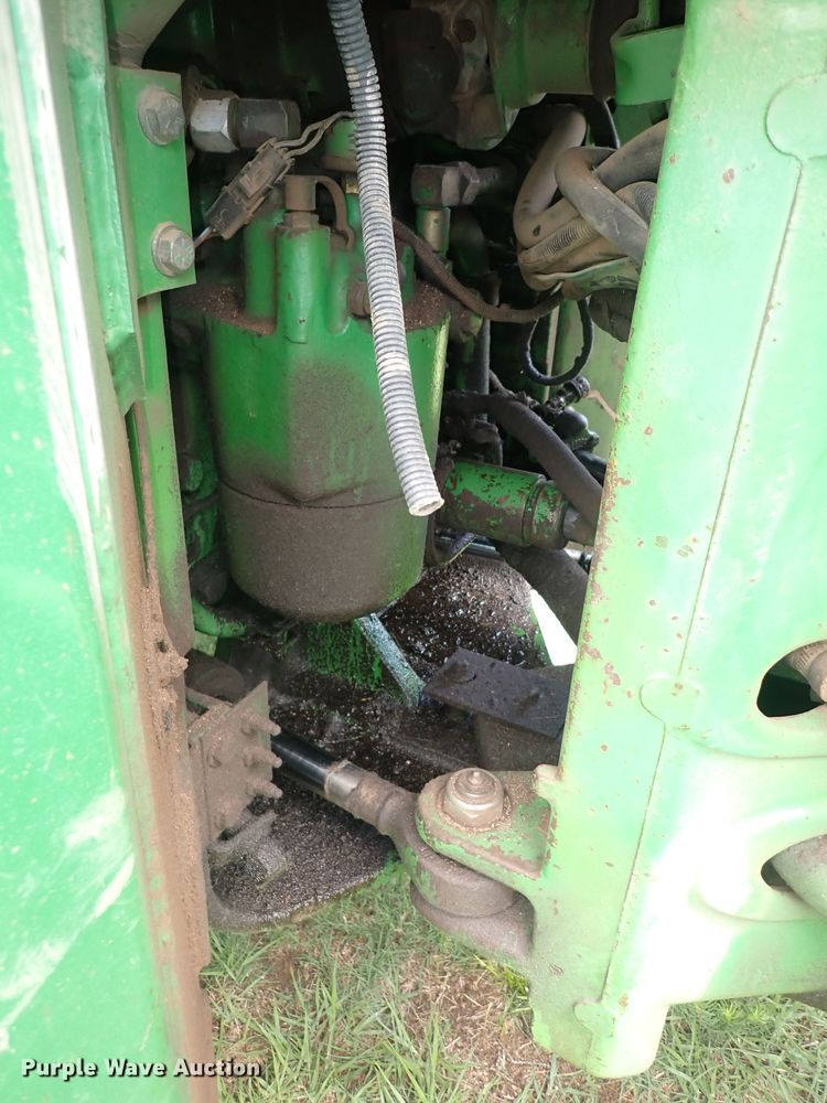 image for item DS7132 1983 John Deere 8850  4WD tractor