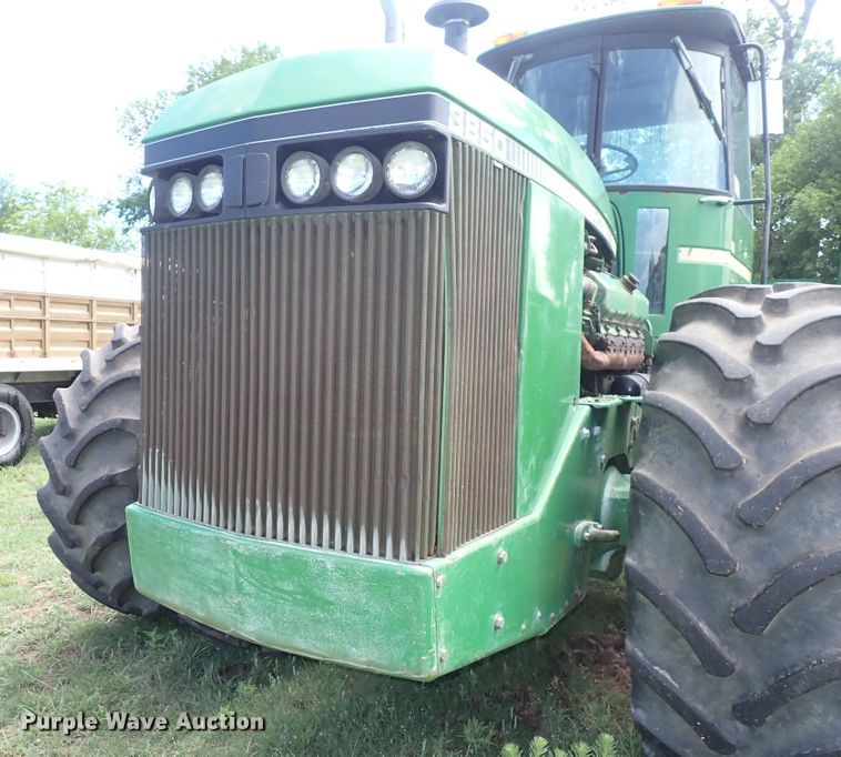 image for item DS7132 1983 John Deere 8850  4WD tractor
