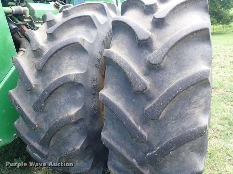 image for item DS7132 1983 John Deere 8850  4WD tractor