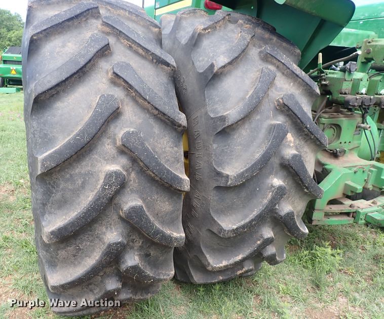 image for item DS7132 1983 John Deere 8850  4WD tractor